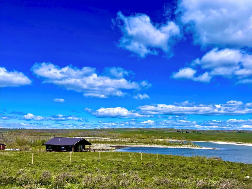 36 S Shore Road Babb MT 59411