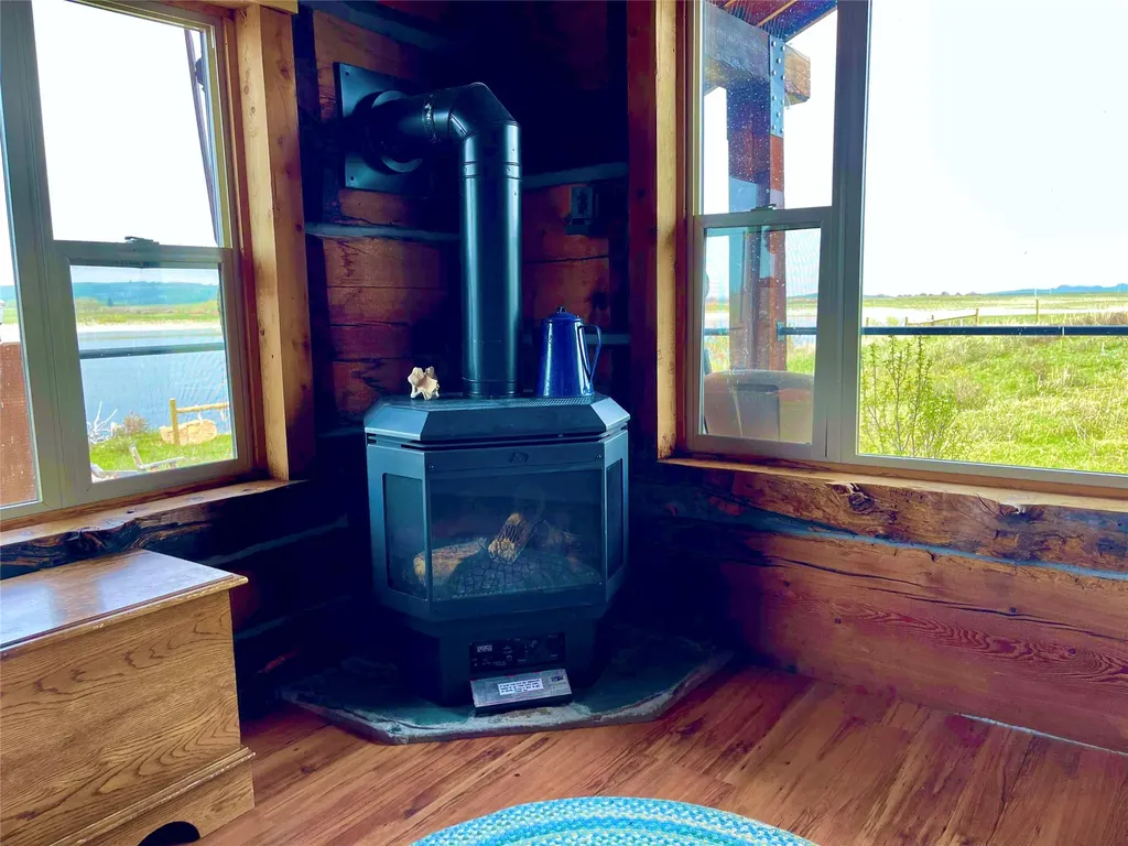 36 S Shore Road Babb MT 59411