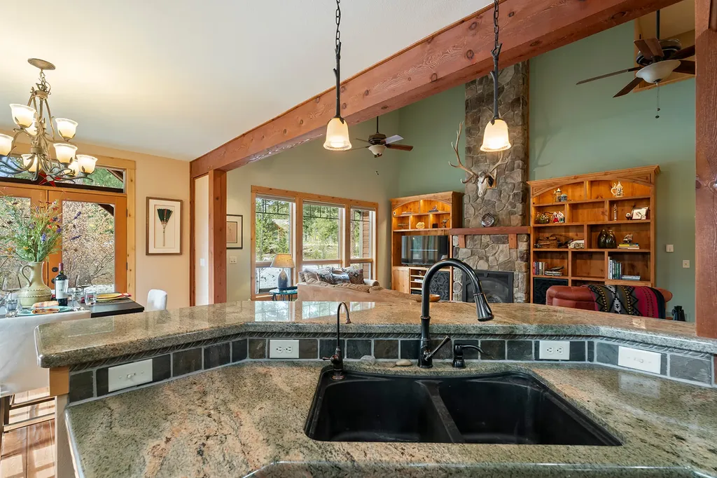 2 Grouse Court Clancy MT 59634