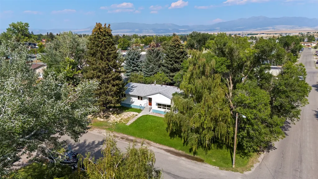 427 S Spruce Street Townsend MT 59644