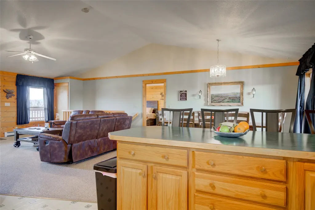 13 Coachman Lane Mcallister MT 59740