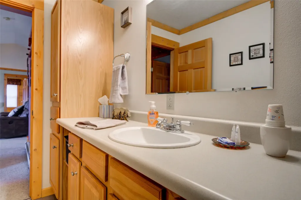 13 Coachman Lane Mcallister MT 59740