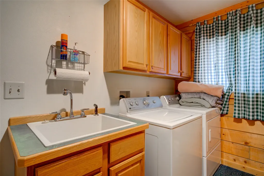 13 Coachman Lane Mcallister MT 59740