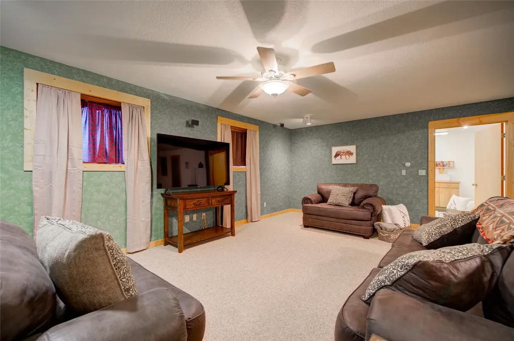 13 Coachman Lane Mcallister MT 59740