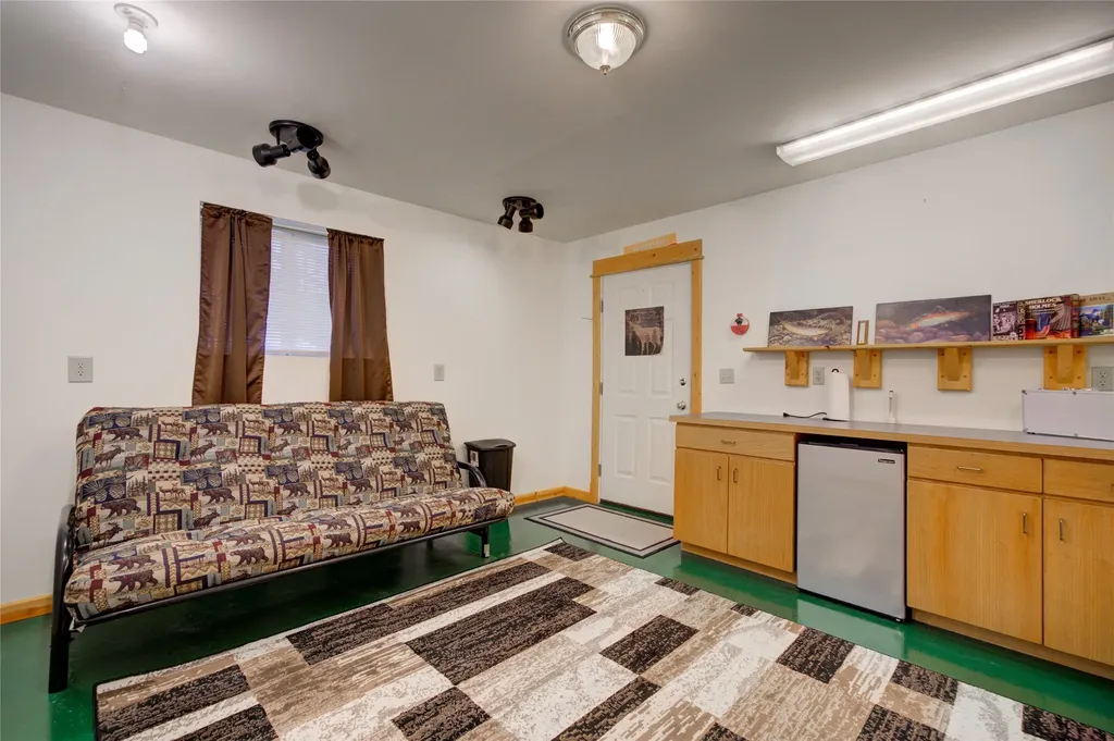 13 Coachman Lane Mcallister MT 59740