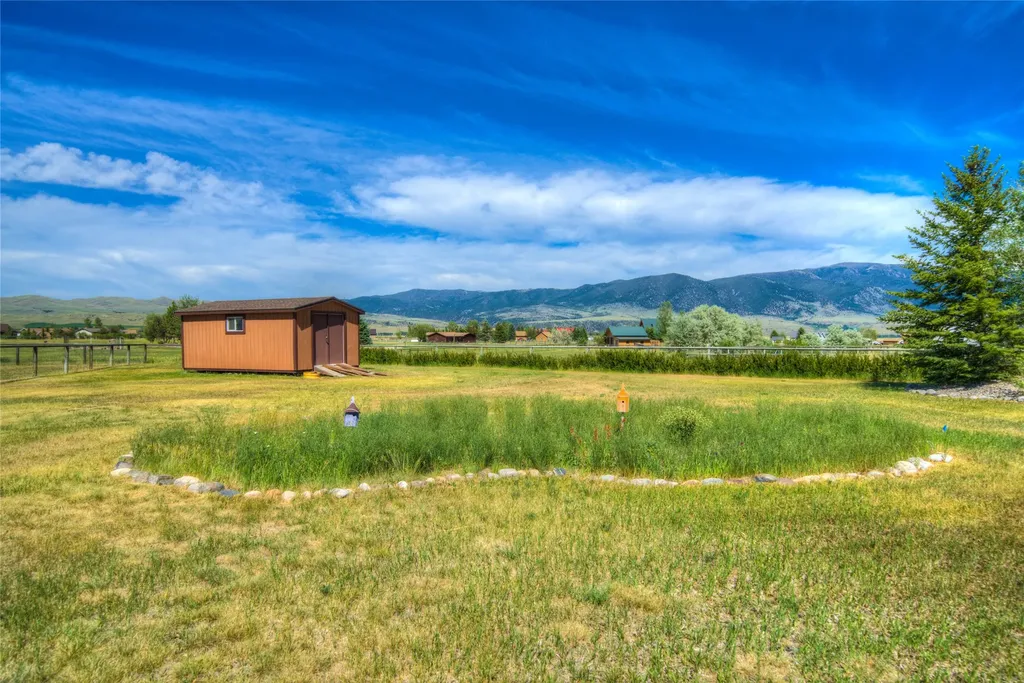 13 Coachman Lane Mcallister MT 59740