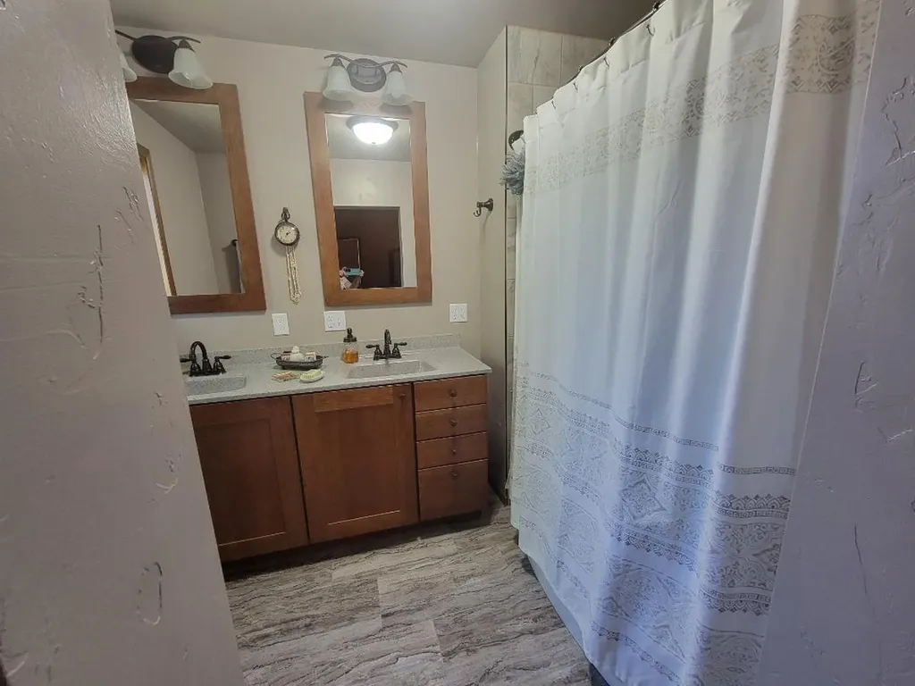 727 Main Street Shelby MT 59474