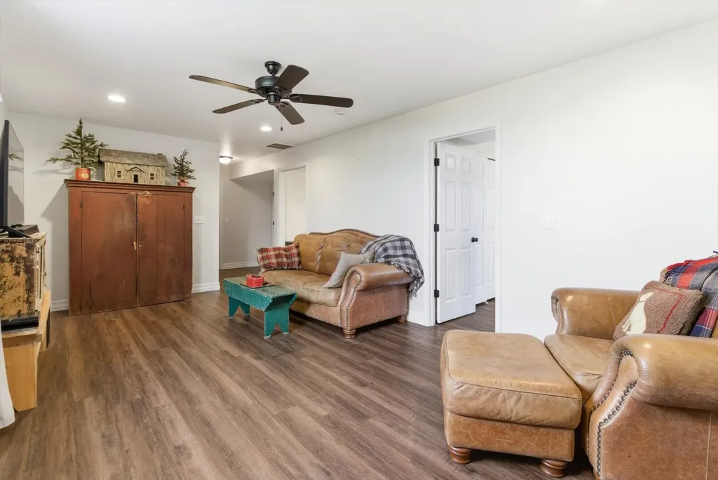 1237 Mackinaw Loop Somers MT 59932