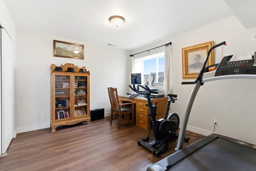 1237 Mackinaw Loop Somers MT 59932