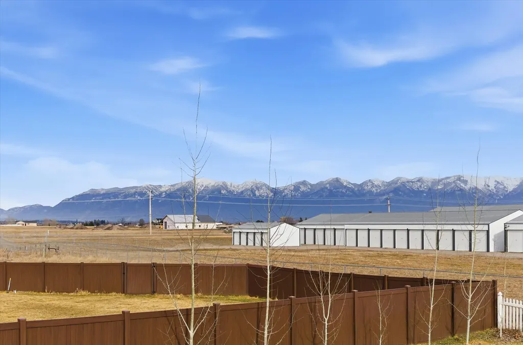 1237 Mackinaw Loop Somers MT 59932