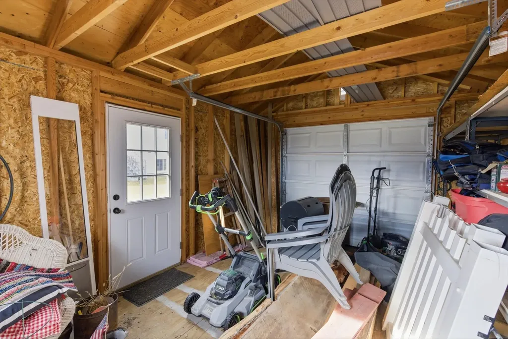 1237 Mackinaw Loop Somers MT 59932