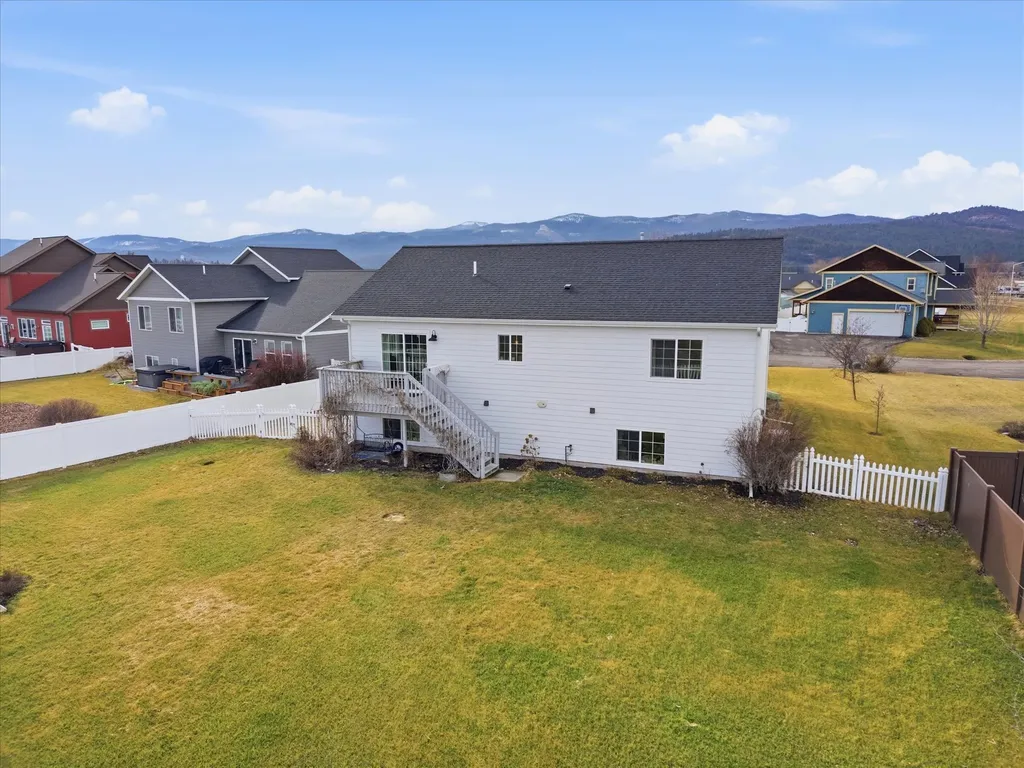 1237 Mackinaw Loop Somers MT 59932