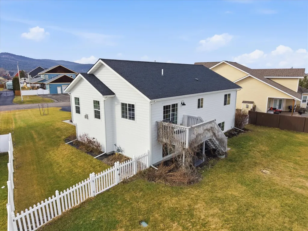 1237 Mackinaw Loop Somers MT 59932