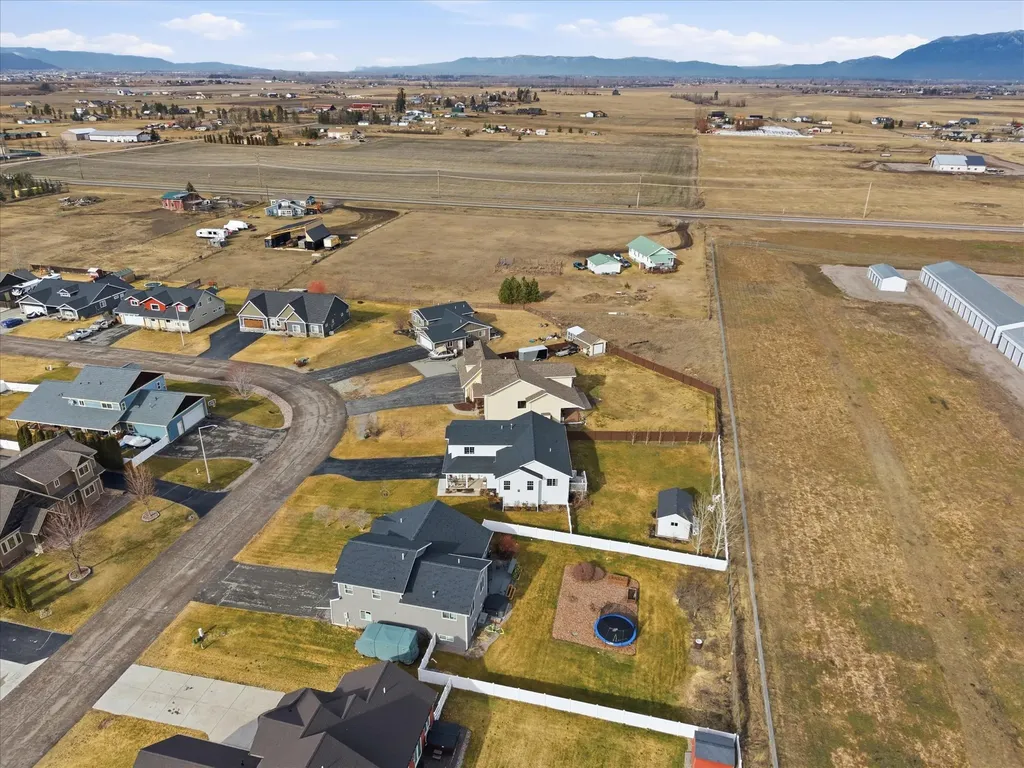1237 Mackinaw Loop Somers MT 59932