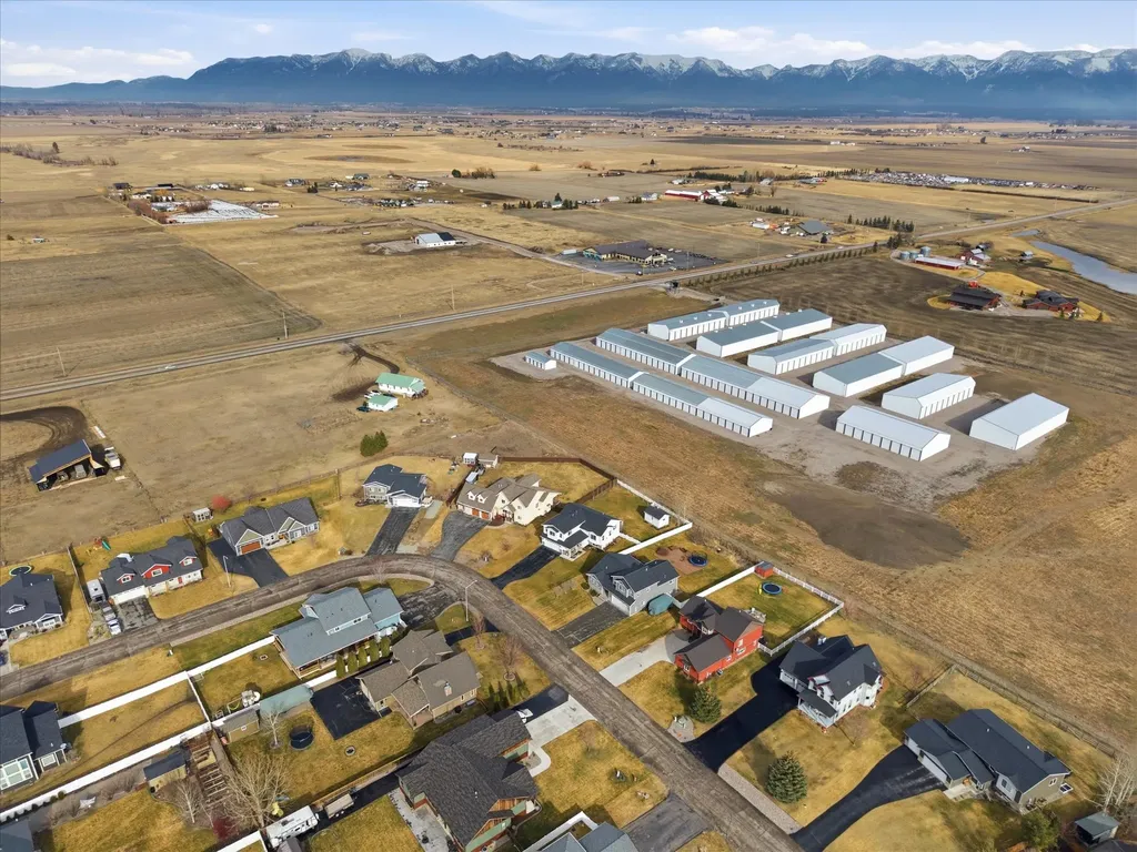 1237 Mackinaw Loop Somers MT 59932