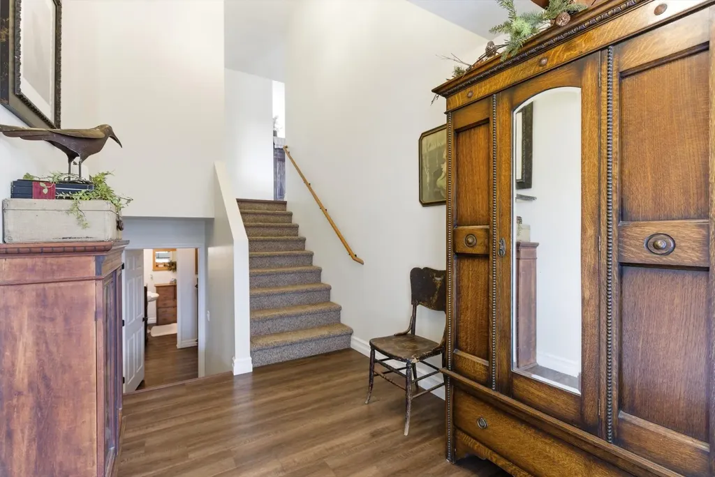 1237 Mackinaw Loop Somers MT 59932