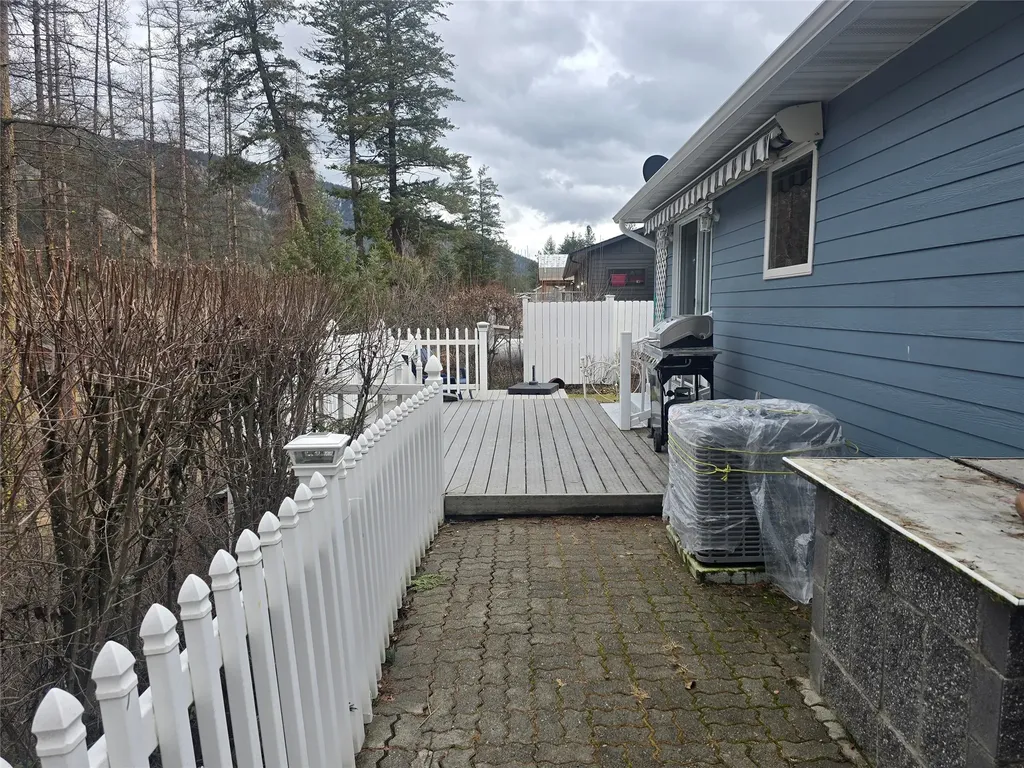 222 Osprey Drive Superior MT 59872