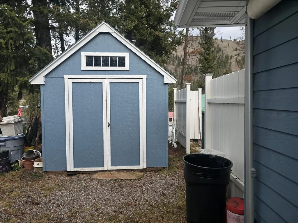 222 Osprey Drive Superior MT 59872