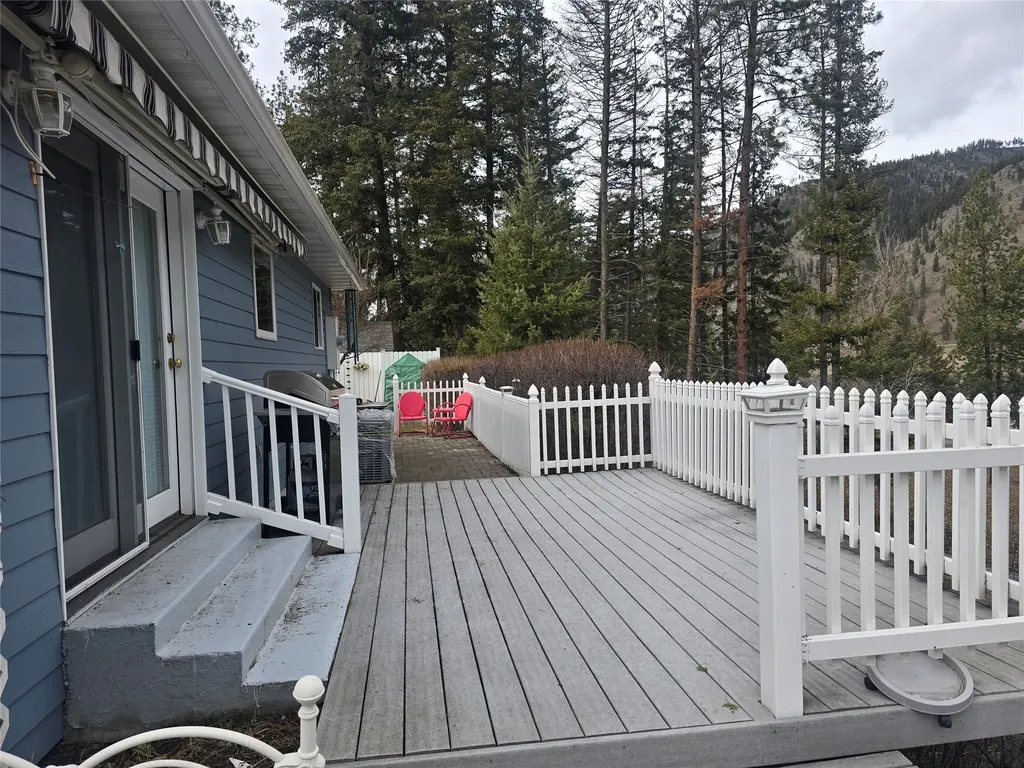 222 Osprey Drive Superior MT 59872