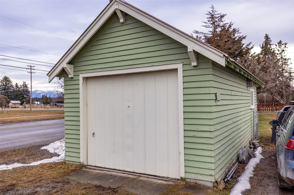 1050 E 4th Street Whitefish MT 59937