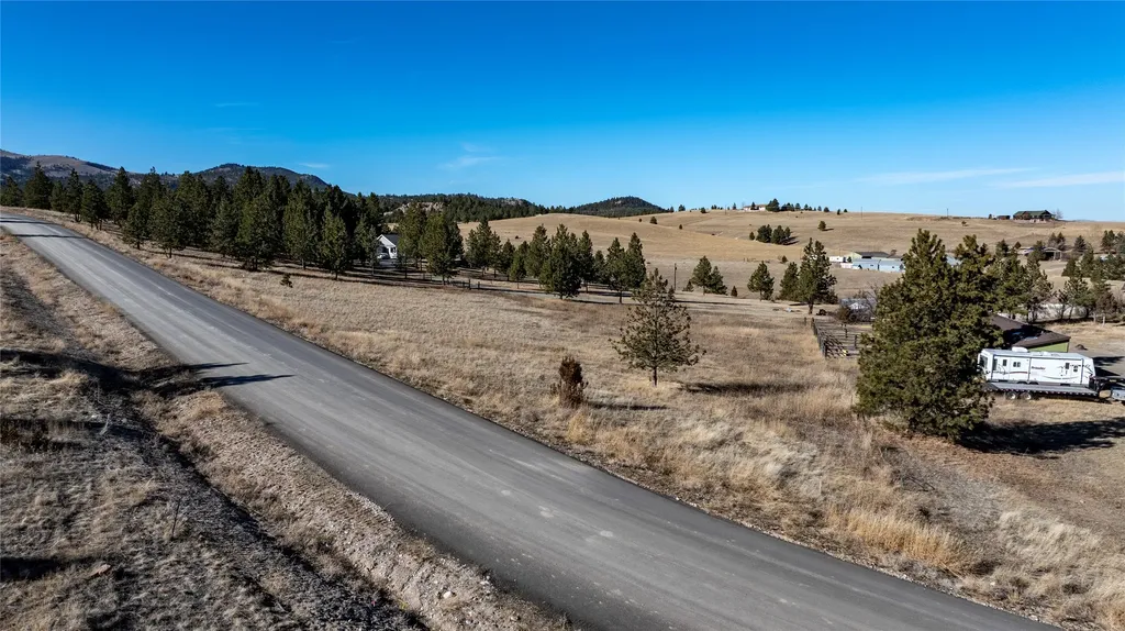 14 Mansfield Loop Clancy MT 59634