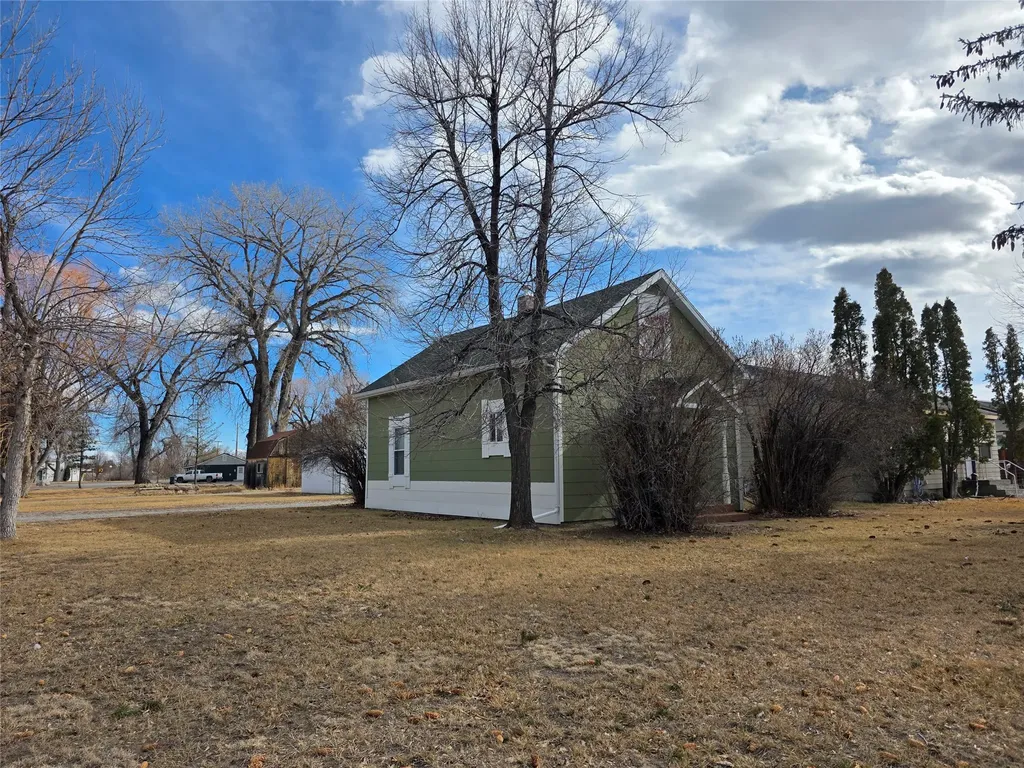 725 8th Avenue NW Choteau MT 59422