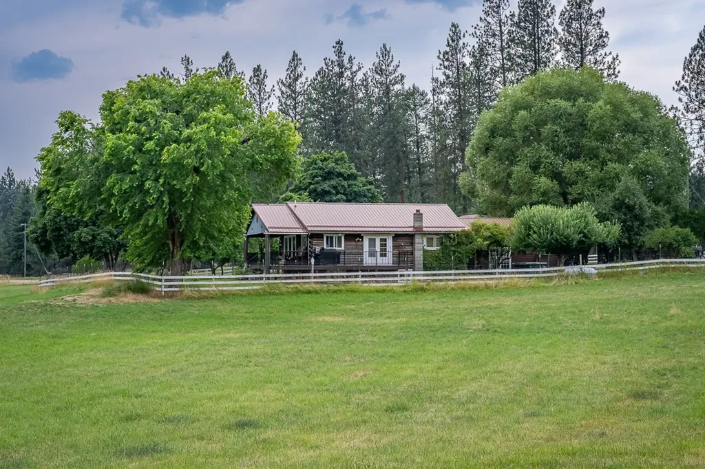 4 Courtier Road Thompson Falls MT 59873