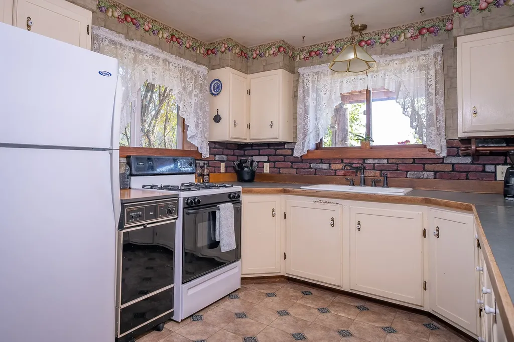4 Courtier Road Thompson Falls MT 59873