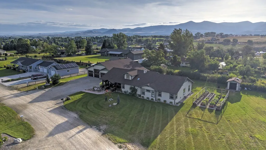 612 Wises Way Corvallis MT 59828