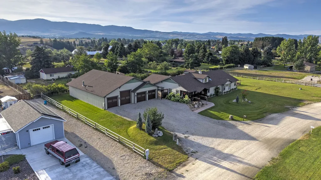 612 Wises Way Corvallis MT 59828