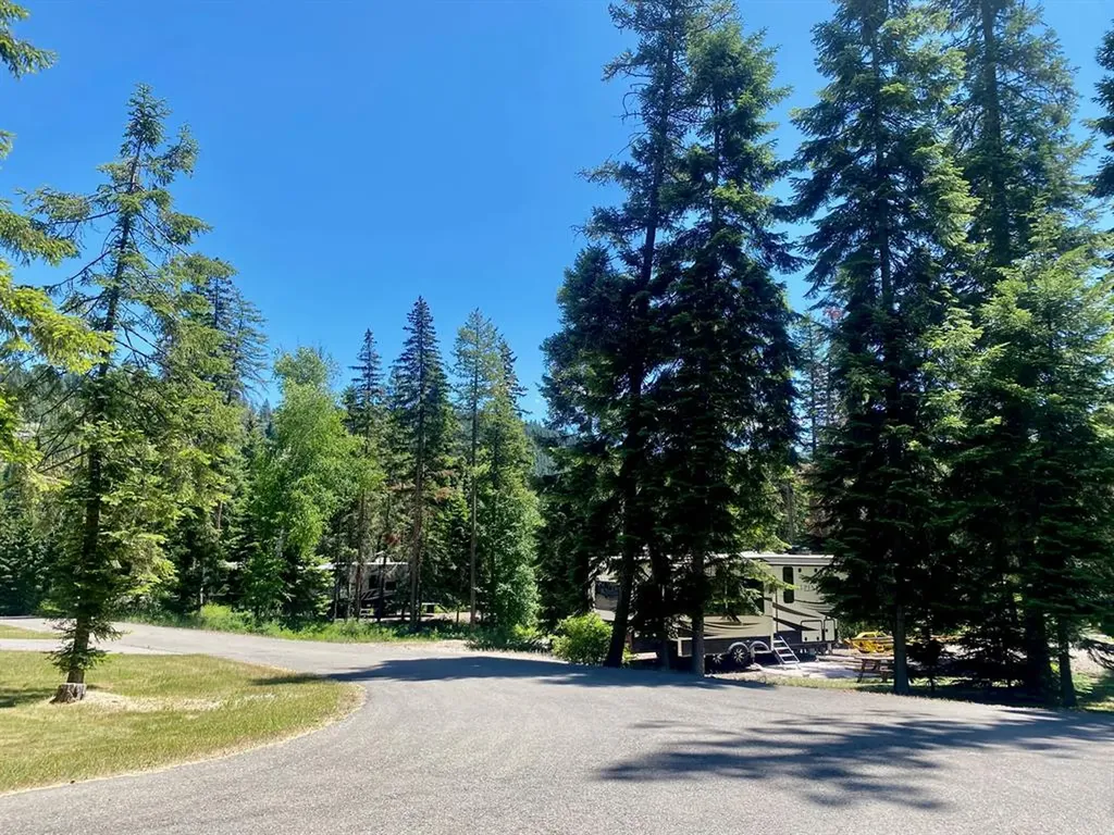32960 Barberry Road Bigfork MT 59911