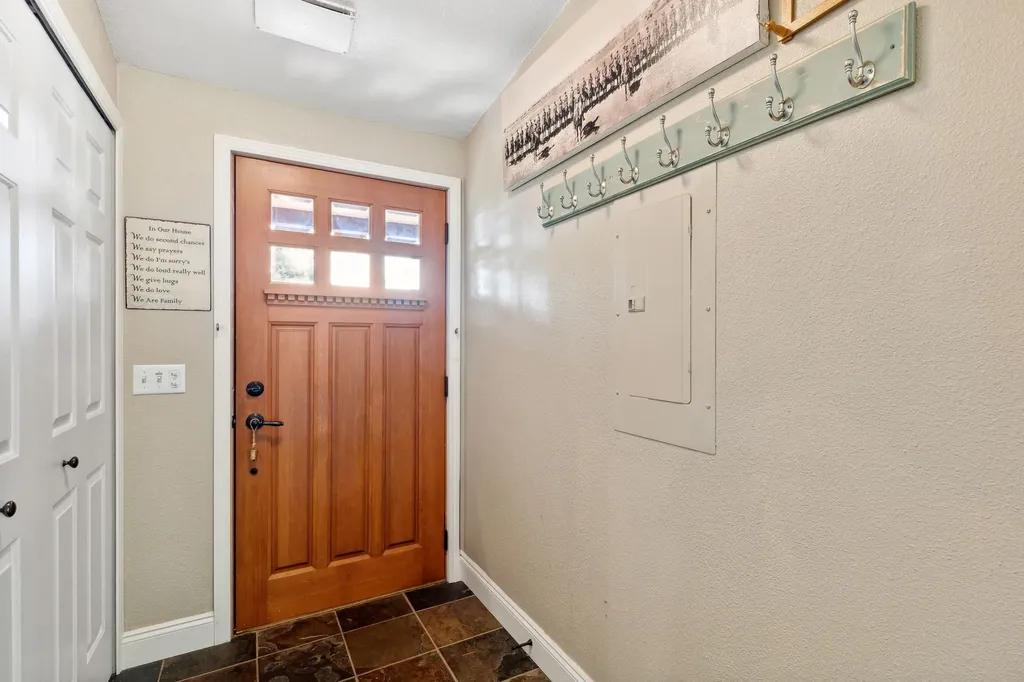 2848 E Gorus Loop Darby MT 59829