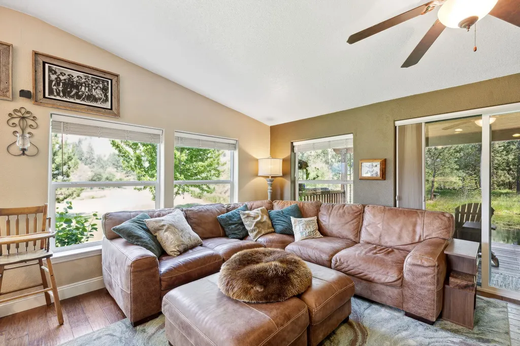 2848 E Gorus Loop Darby MT 59829