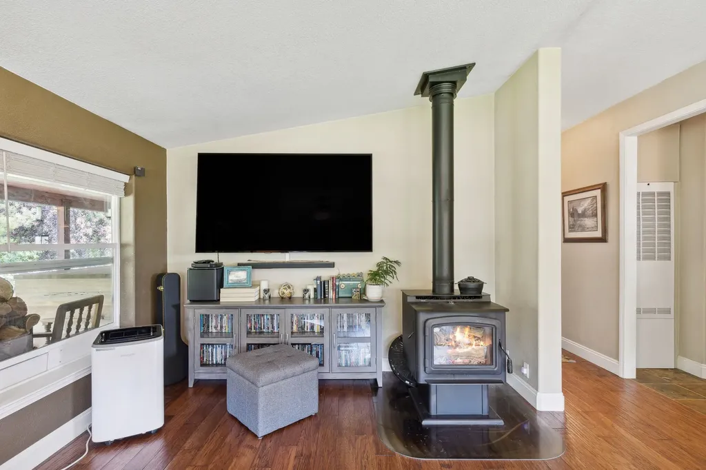 2848 E Gorus Loop Darby MT 59829