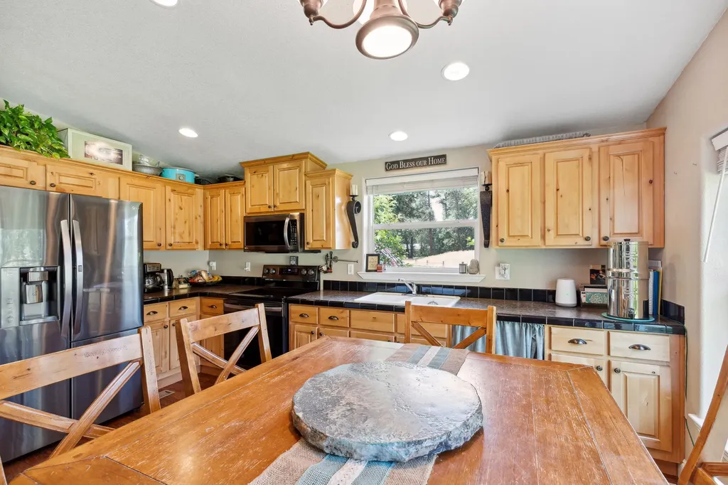 2848 E Gorus Loop Darby MT 59829