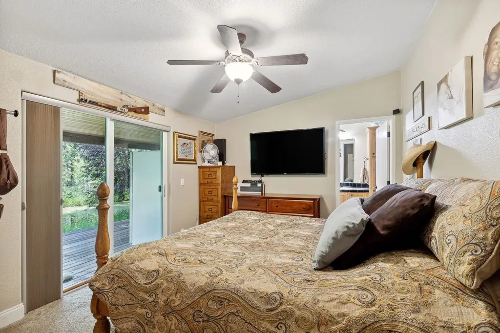 2848 E Gorus Loop Darby MT 59829