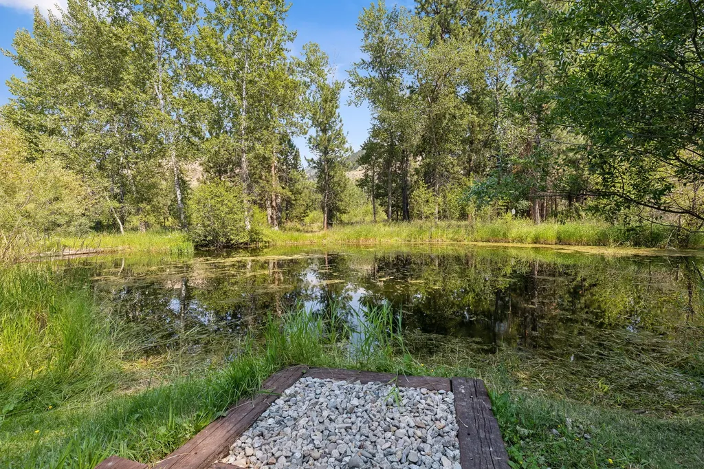 2848 E Gorus Loop Darby MT 59829