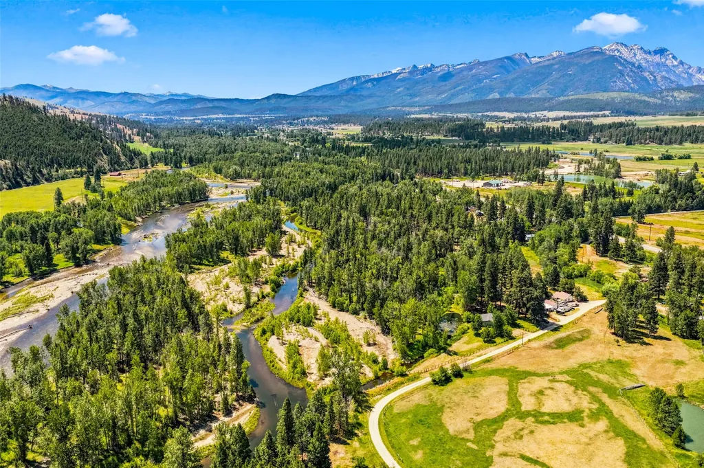 2848 E Gorus Loop Darby MT 59829