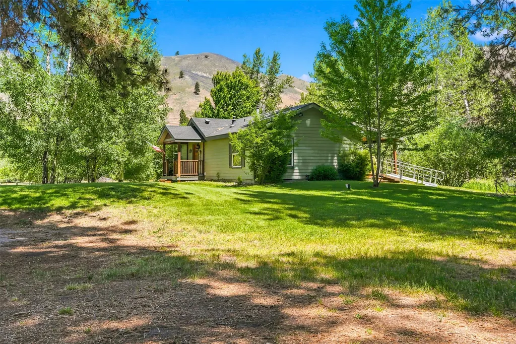 2848 E Gorus Loop Darby MT 59829