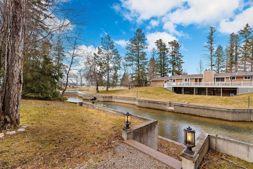 205 Siderius Lane Bigfork MT 59911
