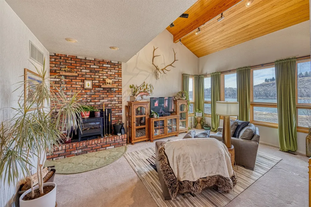 44 Fox Island Lane Great Falls MT 59405