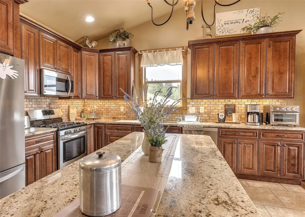 14 Ridgeview Drive Clancy MT 59634