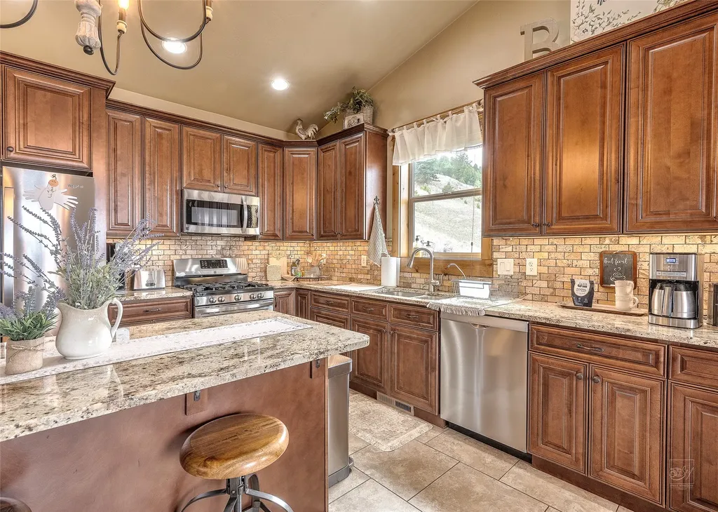 14 Ridgeview Drive Clancy MT 59634