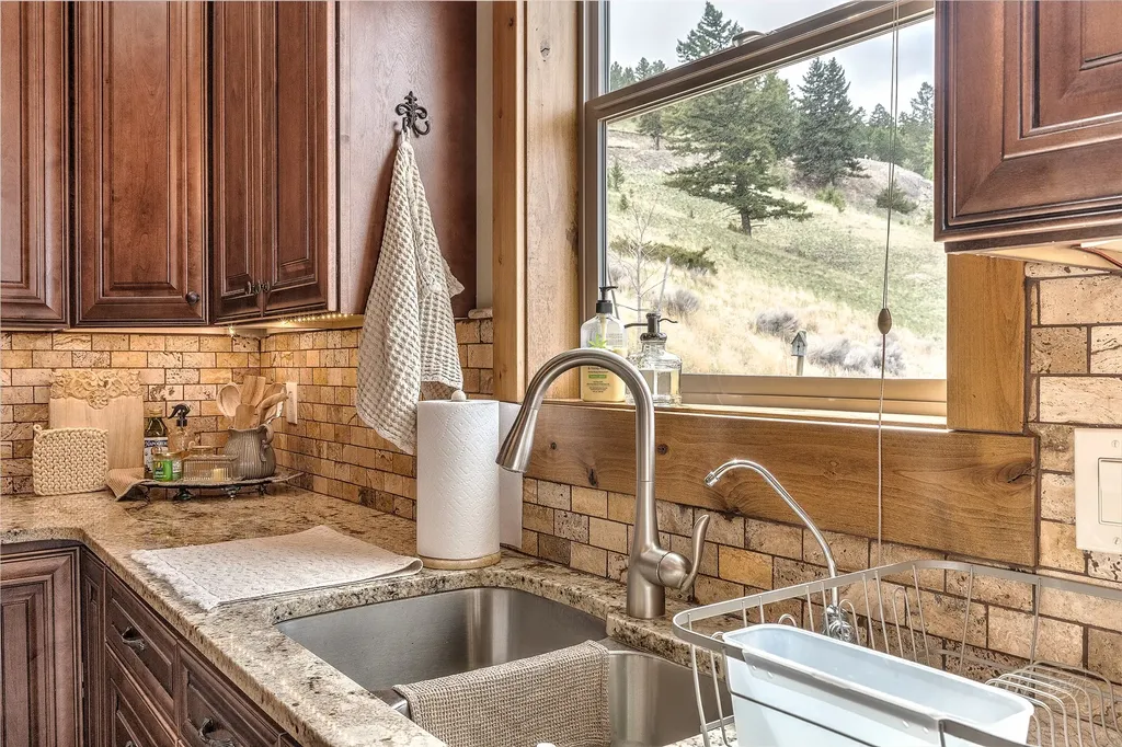 14 Ridgeview Drive Clancy MT 59634