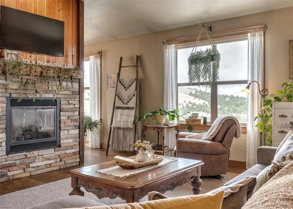 14 Ridgeview Drive Clancy MT 59634