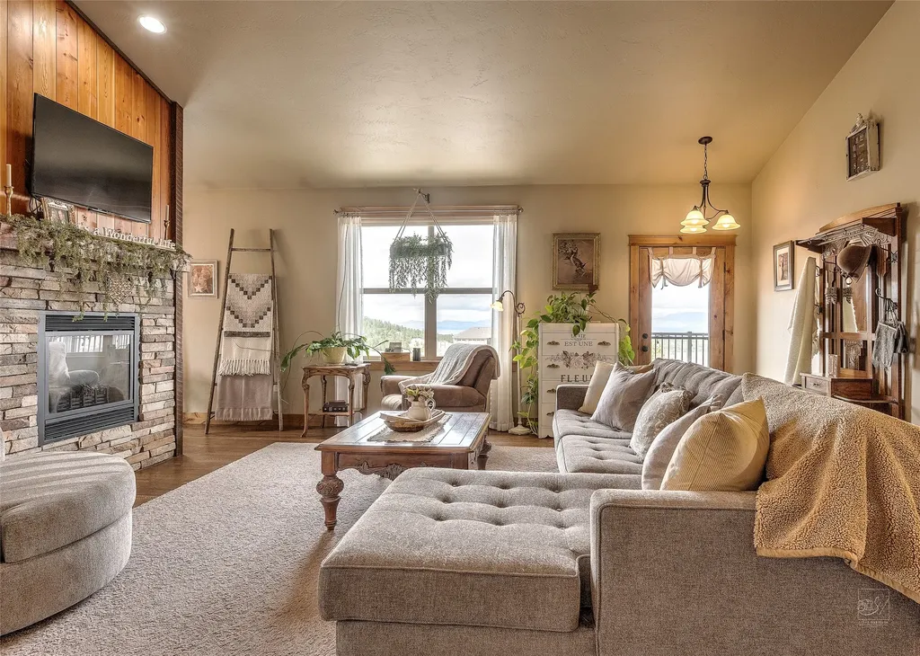14 Ridgeview Drive Clancy MT 59634