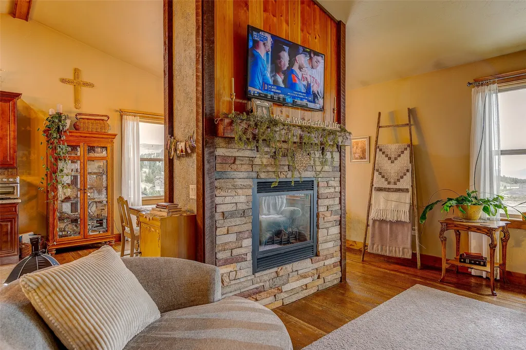 14 Ridgeview Drive Clancy MT 59634