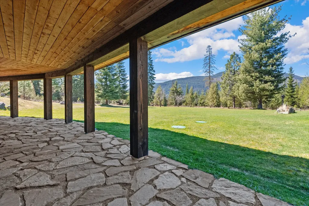 15 Copper Ridge Road Trout Creek MT 59874