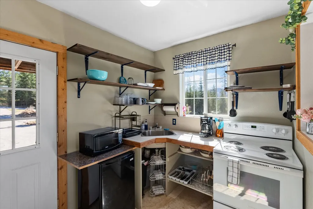 15 Copper Ridge Road Trout Creek MT 59874
