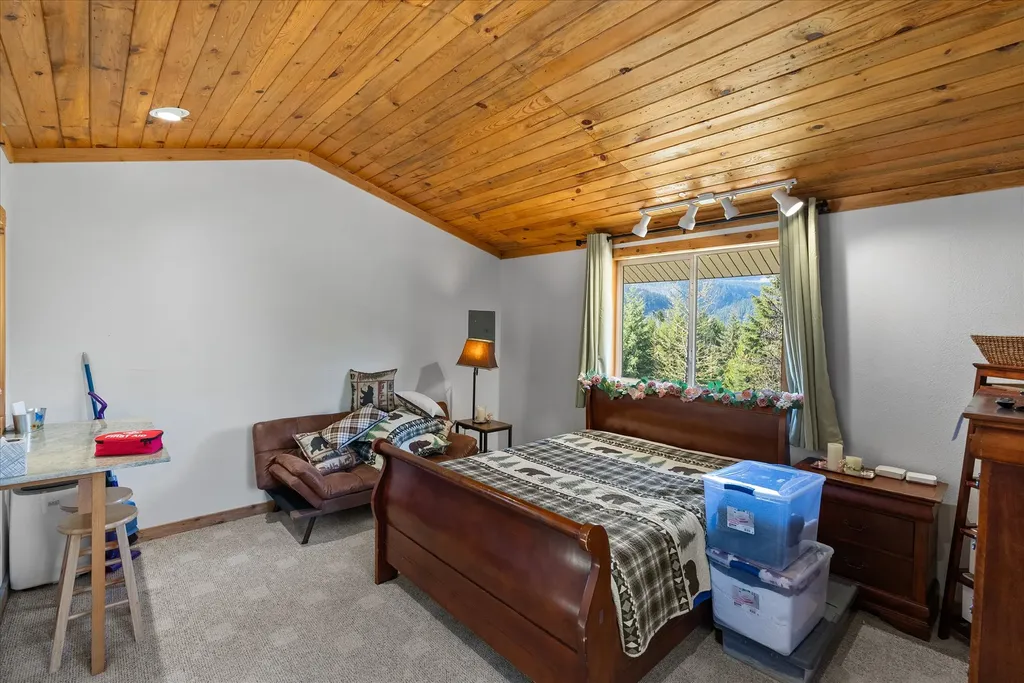 15 Copper Ridge Road Trout Creek MT 59874